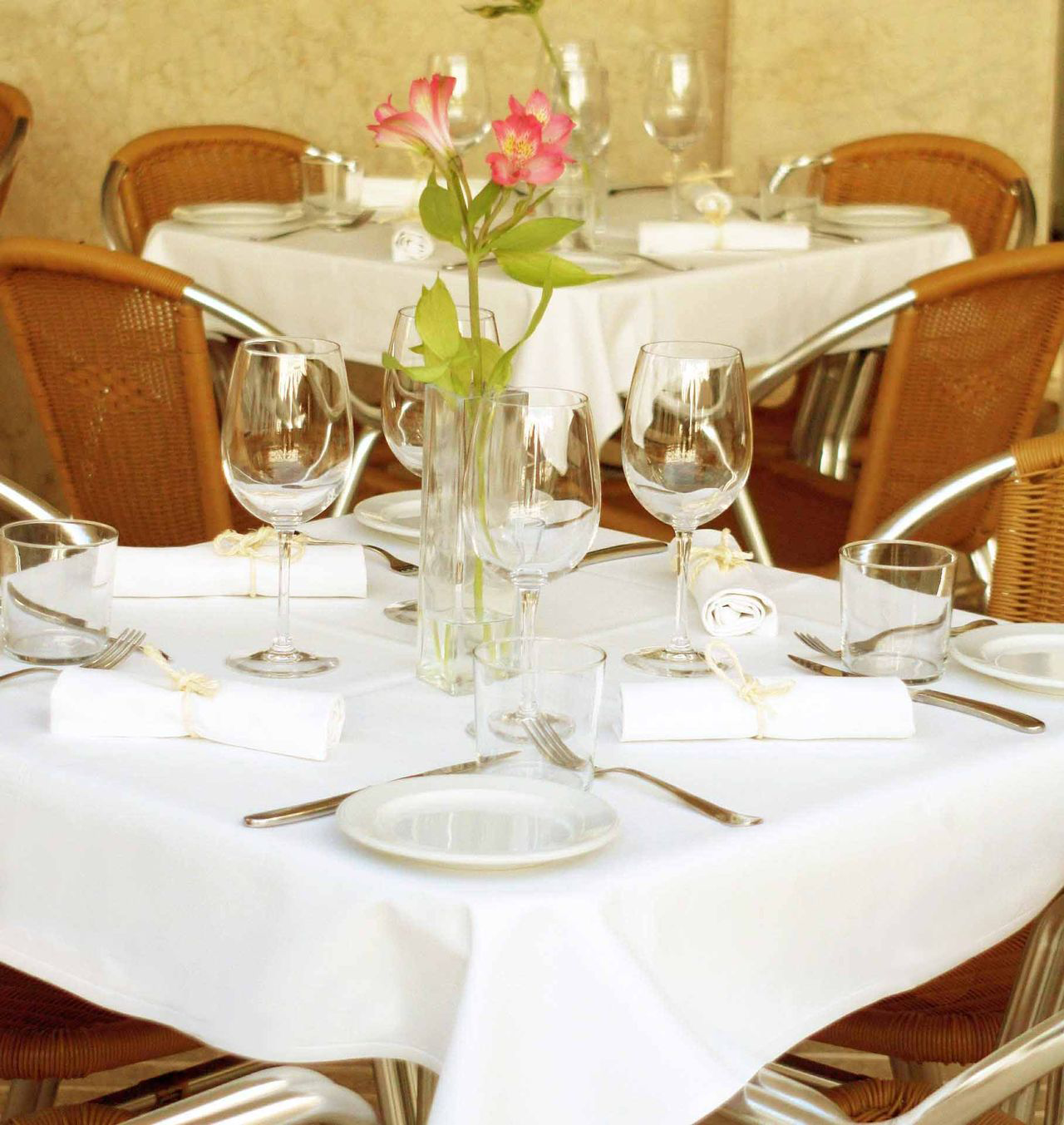 Tischdecke Jatta weiß bügelfrei & fleckgeschütz