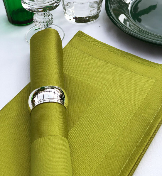 6 cloth napkins, Padua, lime - light green, with satin band 50x50 cm