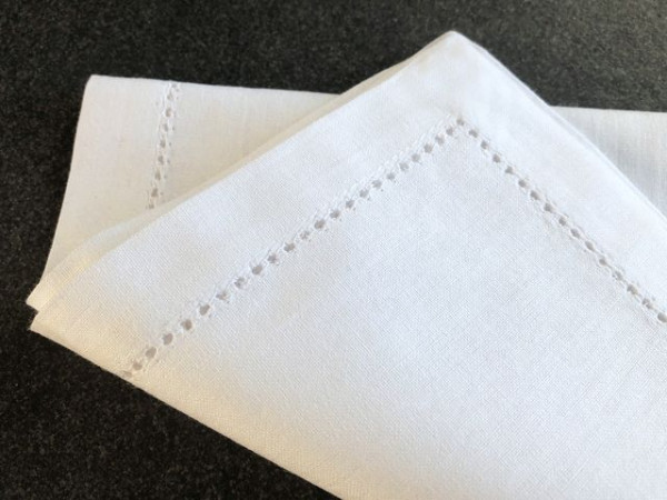 6 cloth napkins, white, with circumferential hemstitch, 40x40